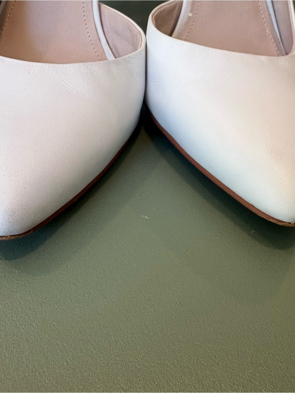 VINCE CAMUTO Women’s White Leather D’Orsey Pumps Sz 10 - Picture 2 of 9